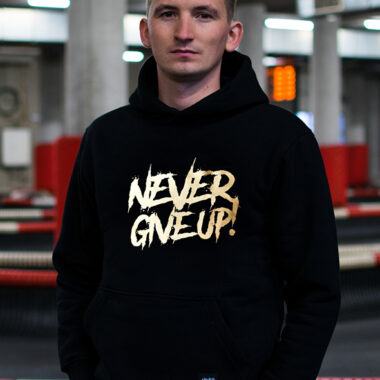 Bluza Never Give Up! - czarna ze złotym napisem - FLEX